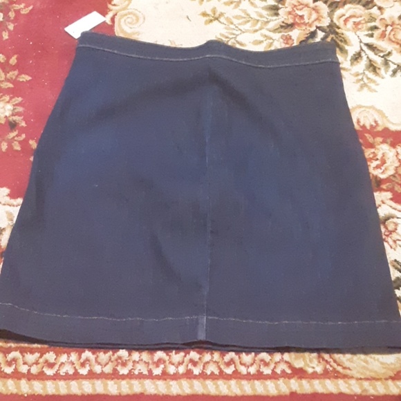 Short denim skirt - Picture 1 of 1